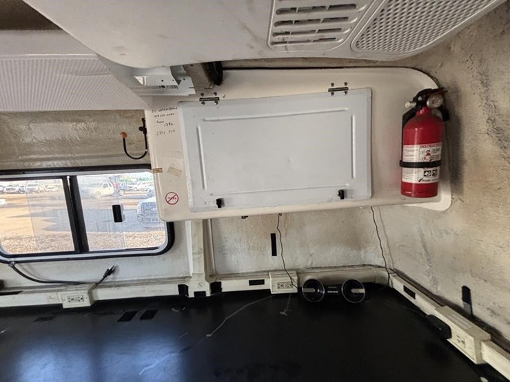 2007-pelsue-p0datt-005-s/a-office-trailer-image-21