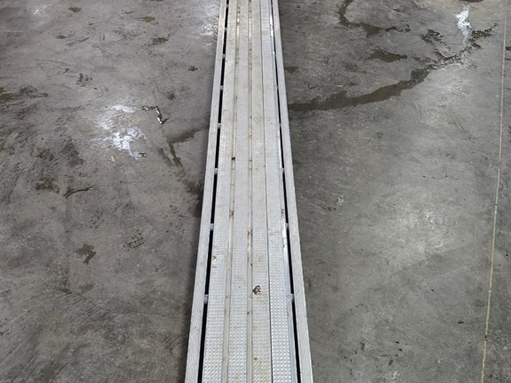 #9731-•-14"x24'-alumiunm-walk-plank-image-3