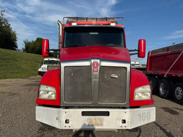 2015-kenworth-t880-image-2