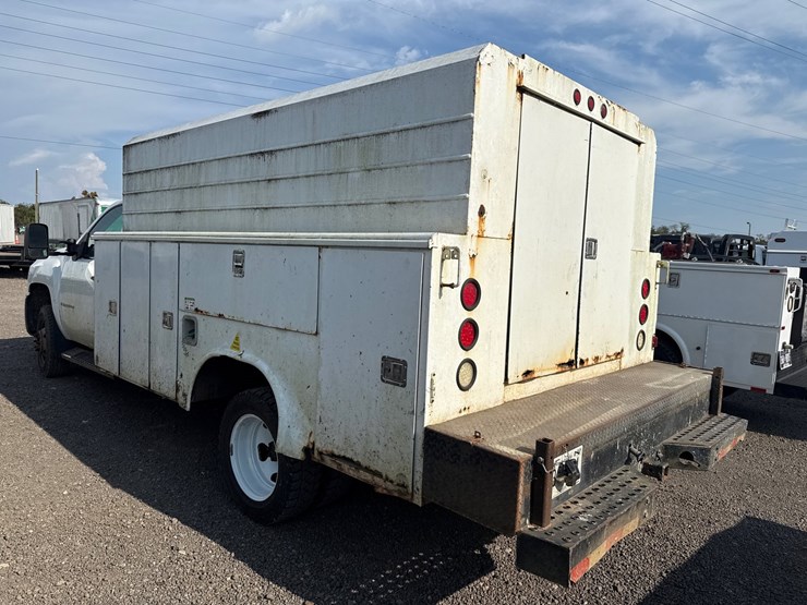 2008-chevrolet-3500-image-11