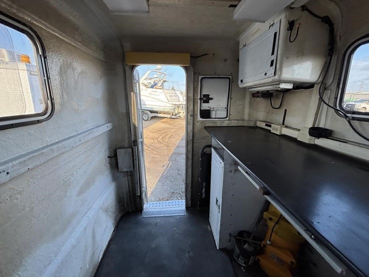 2007-pelsue-p0datt-005-s/a-office-trailer-image-24