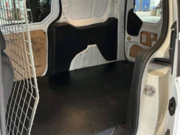 2015-ford-transit-connect-image-11