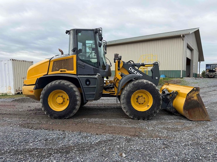 2021-deere-344l-image-6