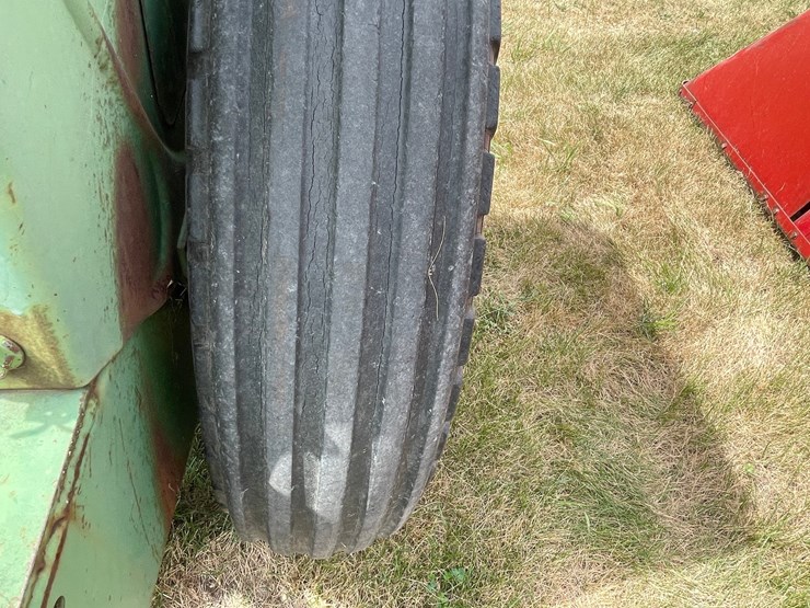 john-deere-12-image-33