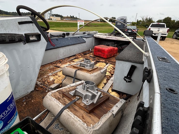 #1318-•-1989-16'-alumacraft-boat-(has-wi-title)-image-21