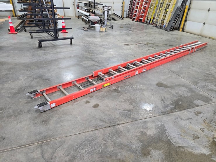 #9733-•-louisville-36"-extension-ladder-image-5