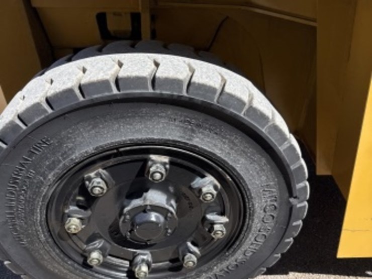 caterpillar-dp115-image-12