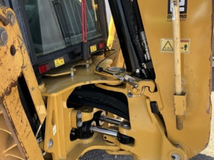 2019-caterpillar-420f2-it-image-11