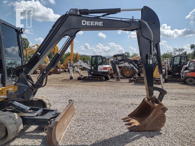 2022-deere-50g-image-27