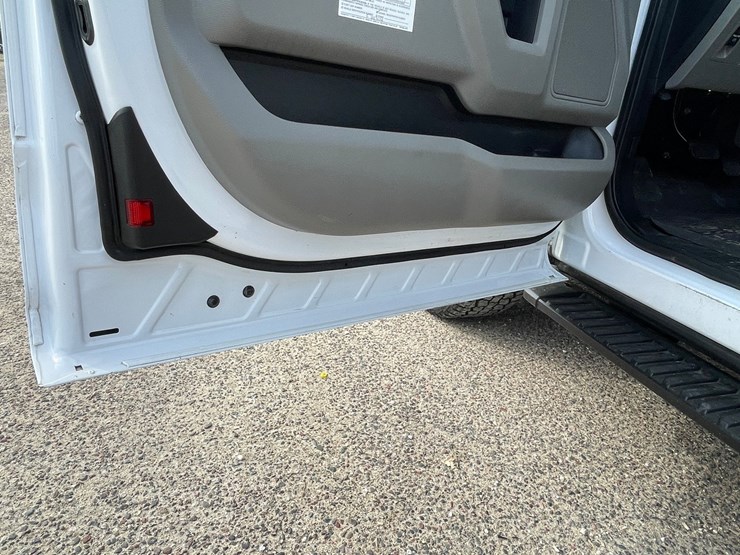 2020-ford-f150-image-22