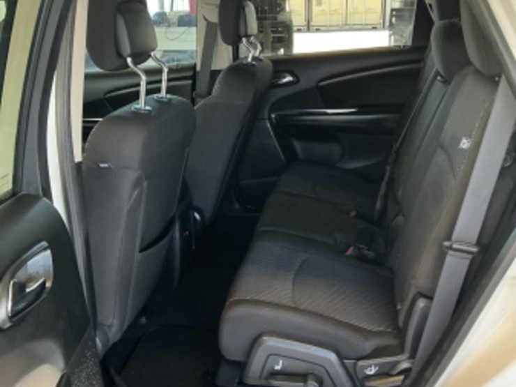 2016-dodge-journey-image-25