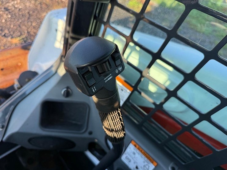 2018-bobcat-s550-image-19