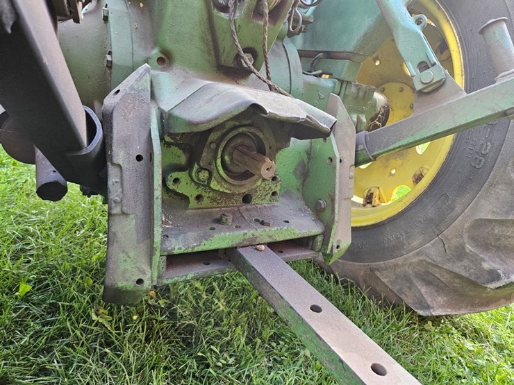 john-deere-2440-image-14