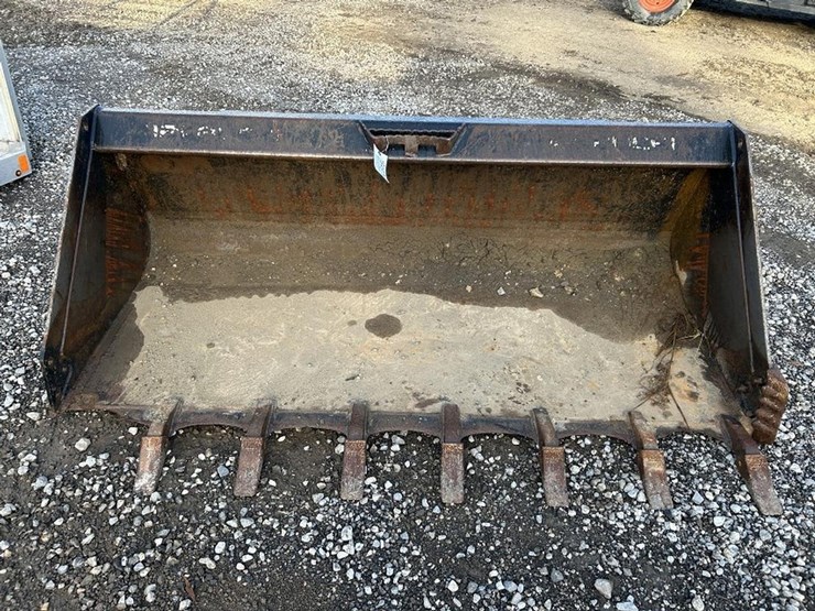 76”-skid-steer-tooth-bucket-image-6