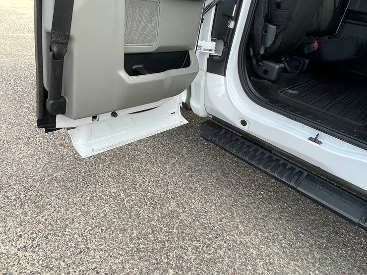 2020-ford-f150-image-33