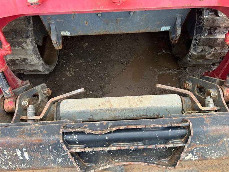2020-takeuchi-tl8-image-12