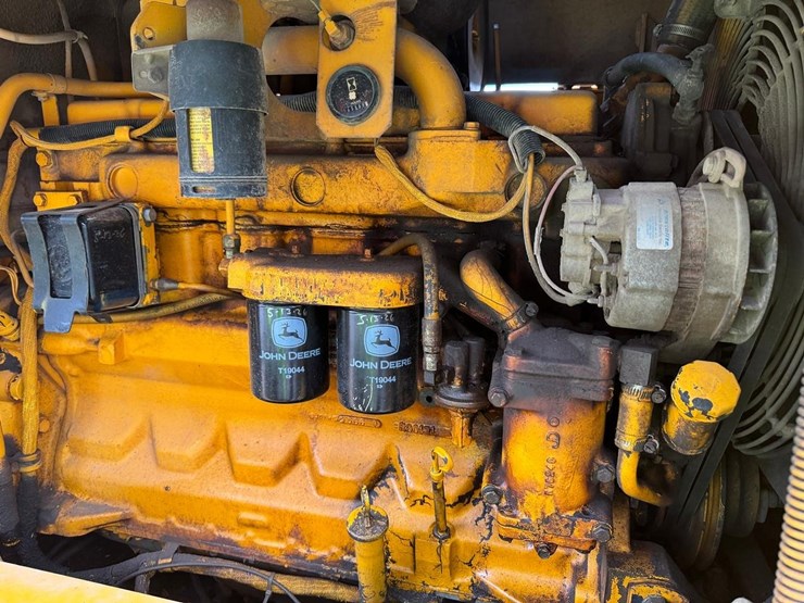 deere-672b-image-19