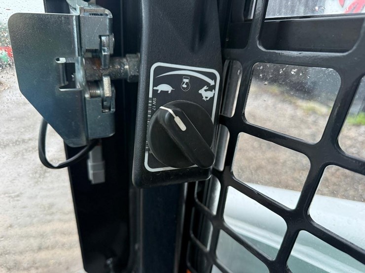2022-bobcat-s740-image-20