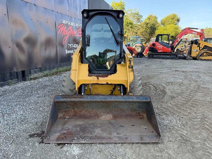 2020-caterpillar-242d3-image-7