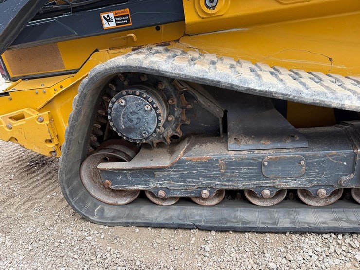 2024-deere-331g-image-13