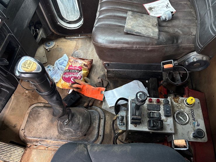 1997-peterbilt-378-image-17
