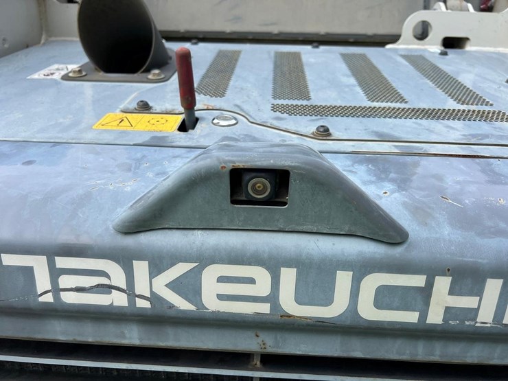 2021-takeuchi-tl8-image-6