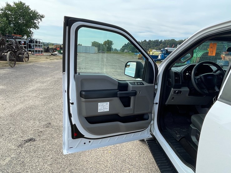 2020-ford-f150-image-21