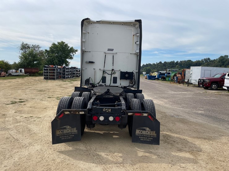 2017-kenworth-t680-image-6