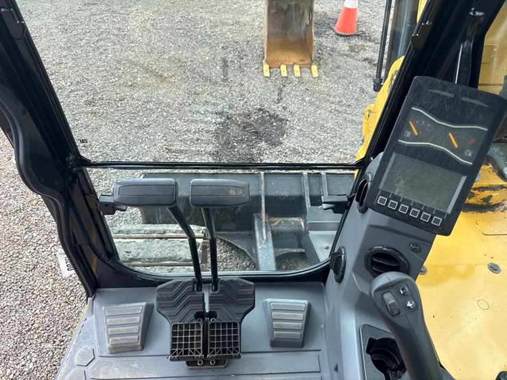 caterpillar-308-image-18