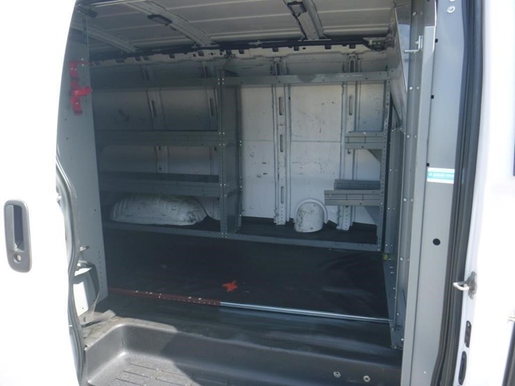 2015-chevrolet-express-2500-image-7