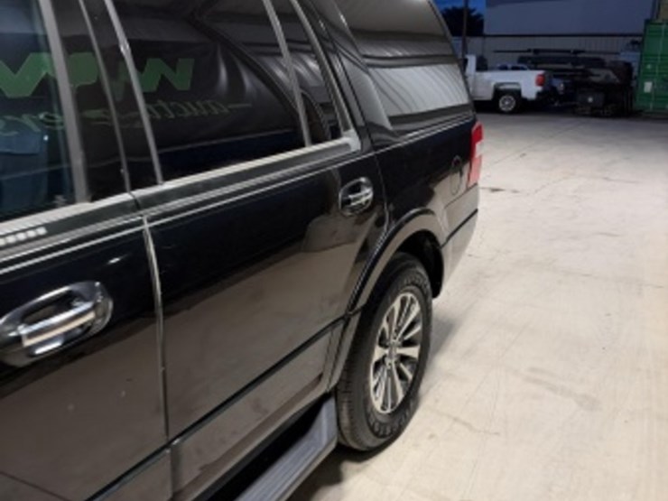2016-ford-expedition-image-5