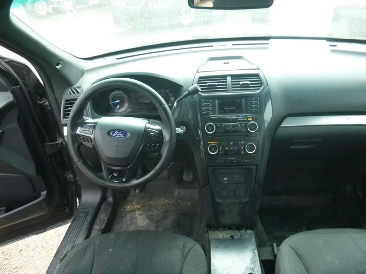 2018-ford-explorer-image-8