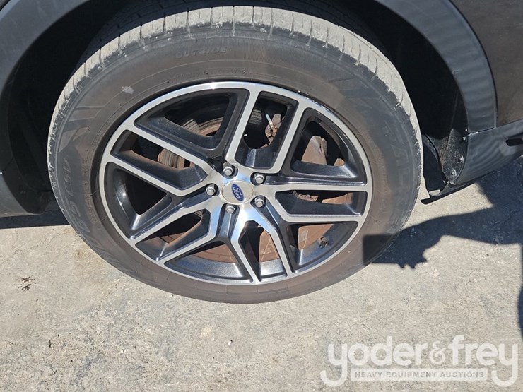 2019-ford-explorer-image-9