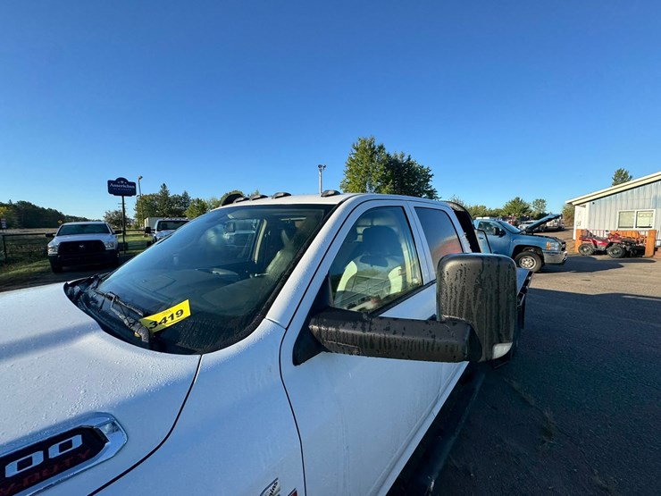 2020-dodge-3500-image-11