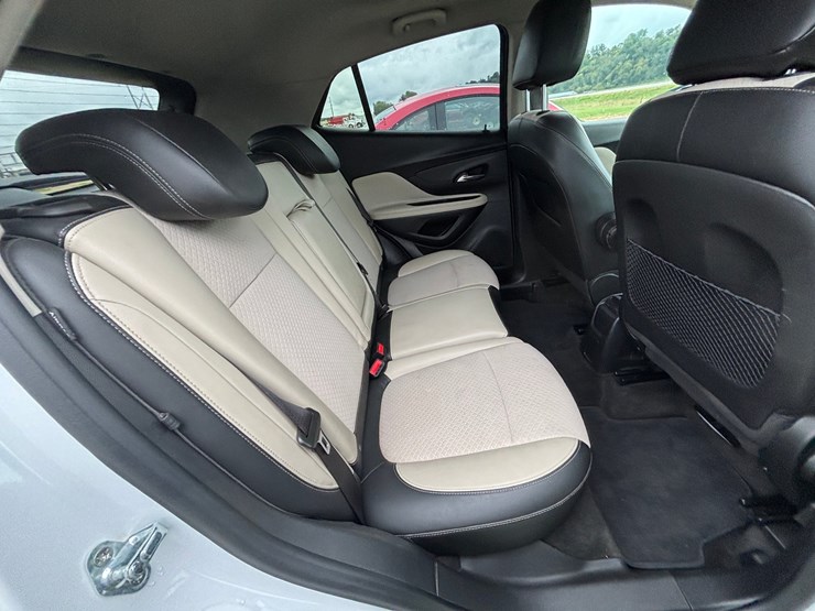 2021-buick-encore-image-19