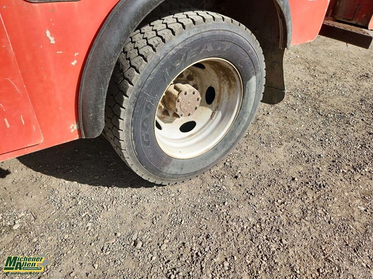 2012-ford-f550-image-11