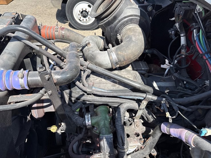 2010-kenworth-t370-image-19