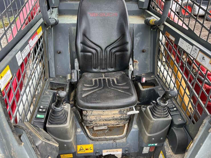 2021-takeuchi-tl8-image-19