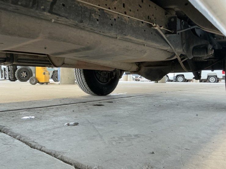 2009-ford-cargo-image-26