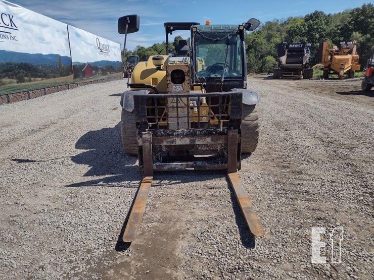 2011-caterpillar-th255-image-2