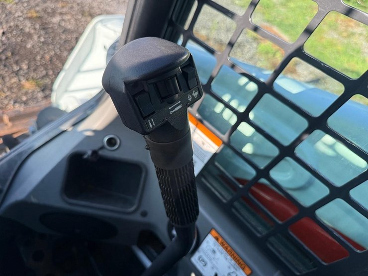 2018-bobcat-s550-image-19
