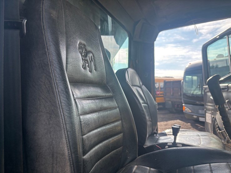 mack-rd688s-image-43