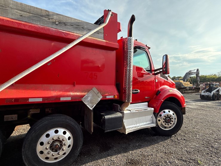 2017-kenworth-t880-image-4