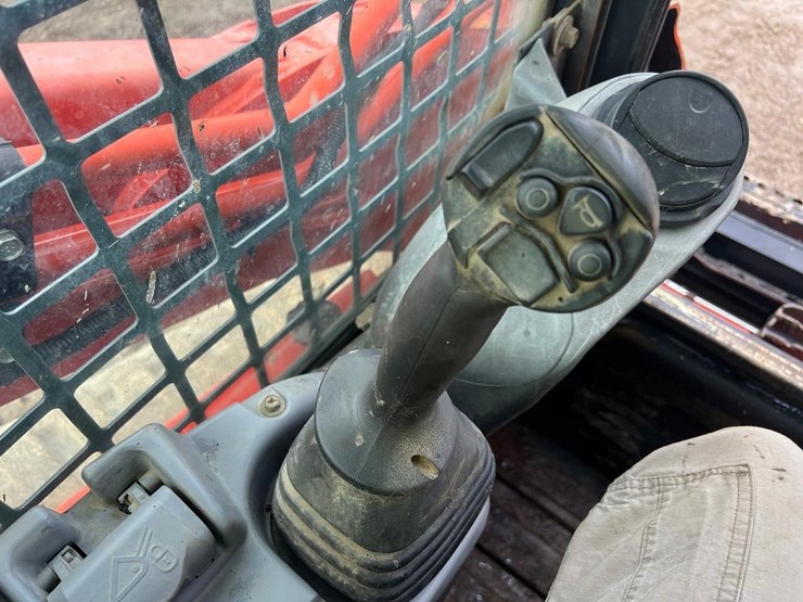 2019-kubota-svl75-2-image-23