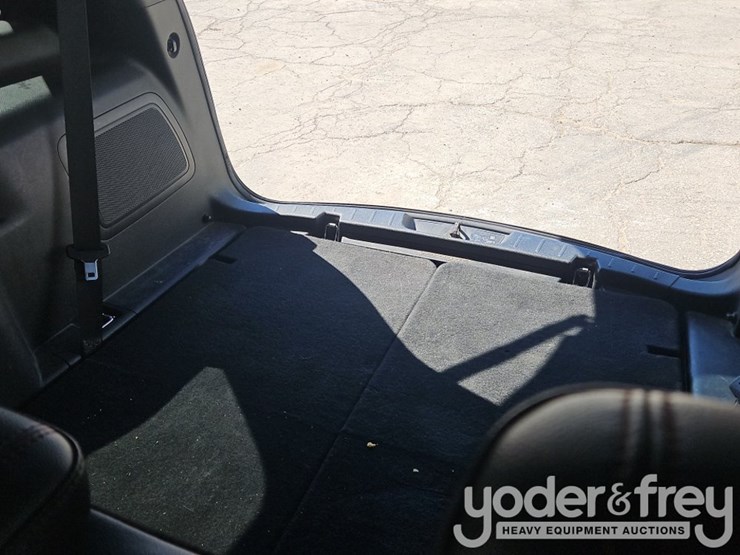 2019-ford-explorer-image-27
