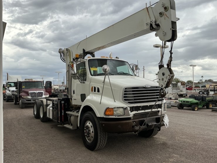 2007-sterling-lt9500-image-4
