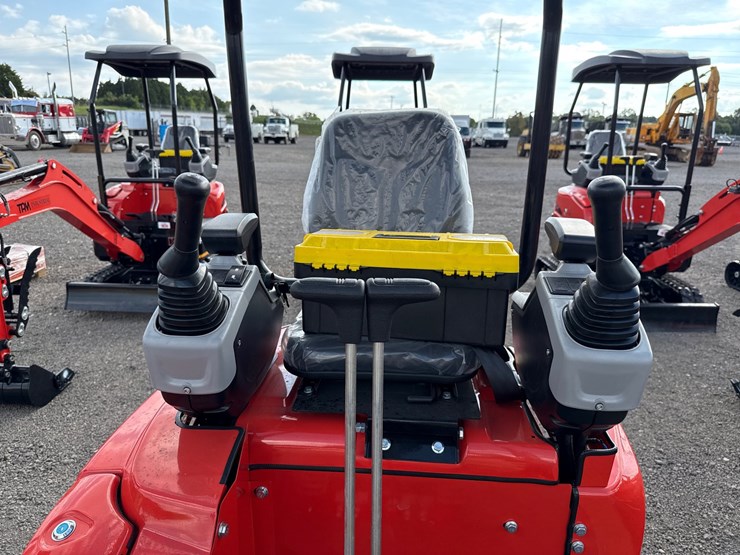 #1072-•-2026-tpm-18hh-mini-excavator-image-11