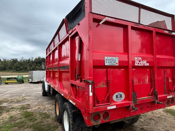 #1201-•-1999-sterling-silage-truck-(has-wi-title)-image-21