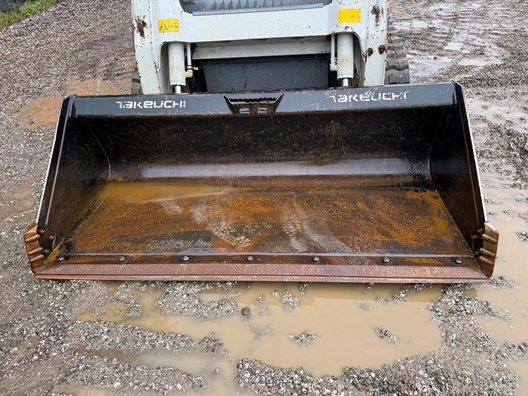 2012-takeuchi-tl250-image-9