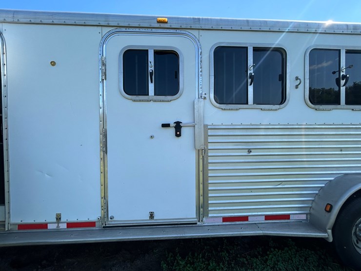 #1150-•-2005-featherlite-horse-trailer-(wi-title-in-delay)-(mondovi,-wi)-image-38